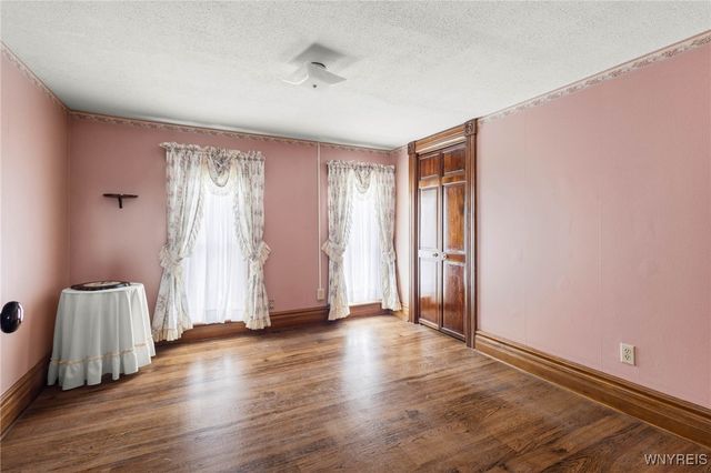 24 South Main Street, Batavia City, NY 14020