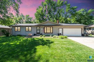 5409 W 49th St, Sioux Falls, SD 57106