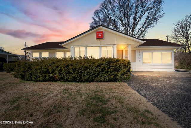 2909 Hikes Ln, Louisville, KY 40218