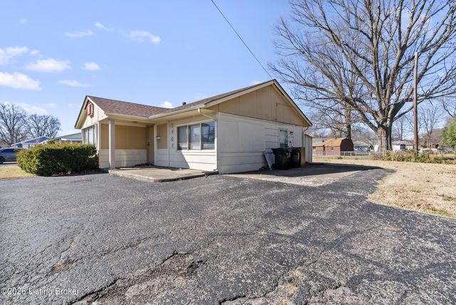 2909 Hikes Ln, Louisville, KY 40218
