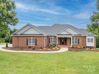 182 Kensington Drive, Forest City, NC 28043