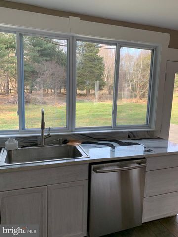 204 DONMORE DR, Great Falls, VA 22066