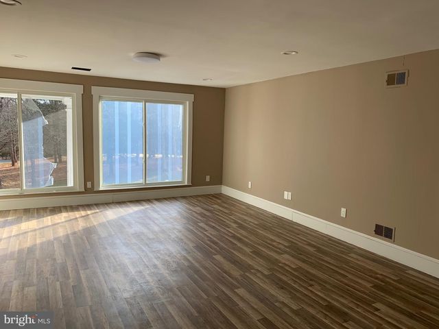 204 DONMORE DR, Great Falls, VA 22066