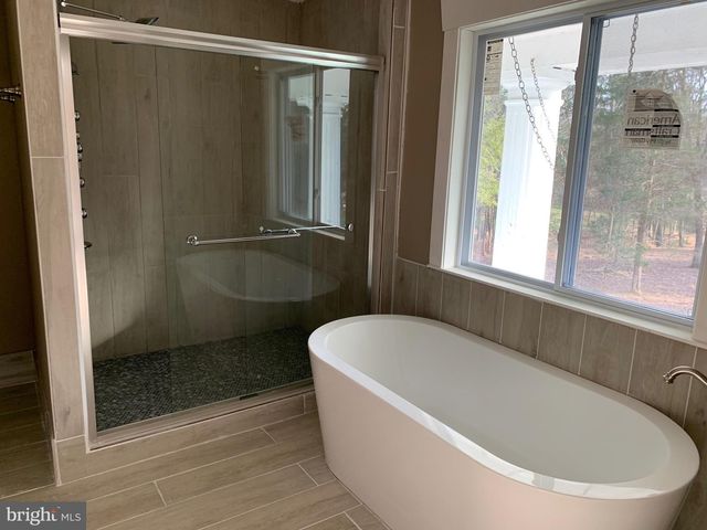 204 DONMORE DR, Great Falls, VA 22066