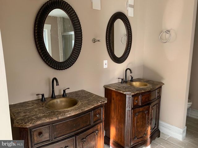 204 DONMORE DR, Great Falls, VA 22066