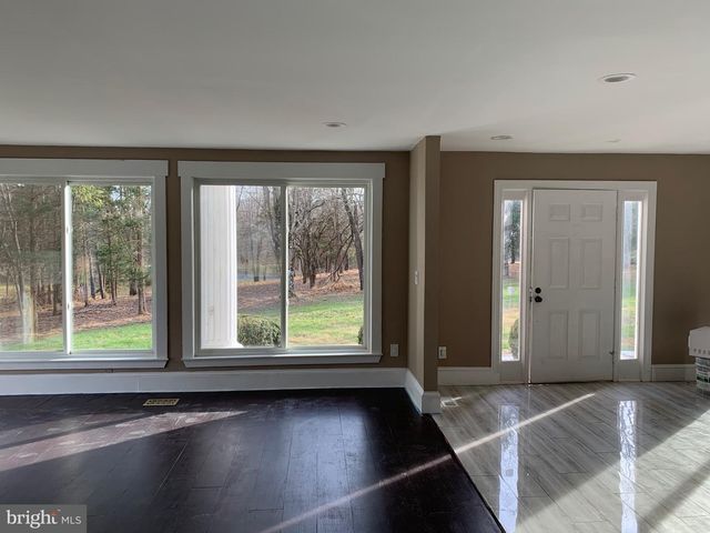 204 DONMORE DR, Great Falls, VA 22066