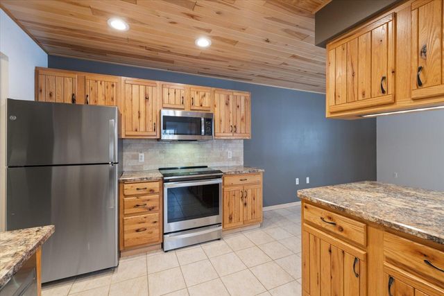 21437 County Road 17, Cohasset, MN 55721