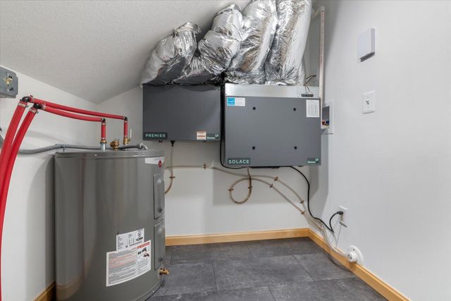 21437 County Road 17, Cohasset, MN 55721