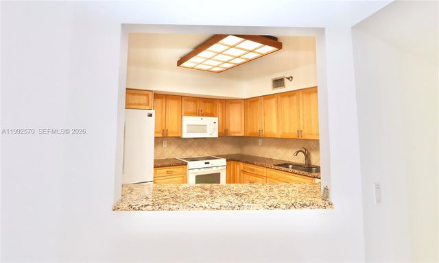 3500 Mystic Pointe Dr 1207, Aventura, FL 33180