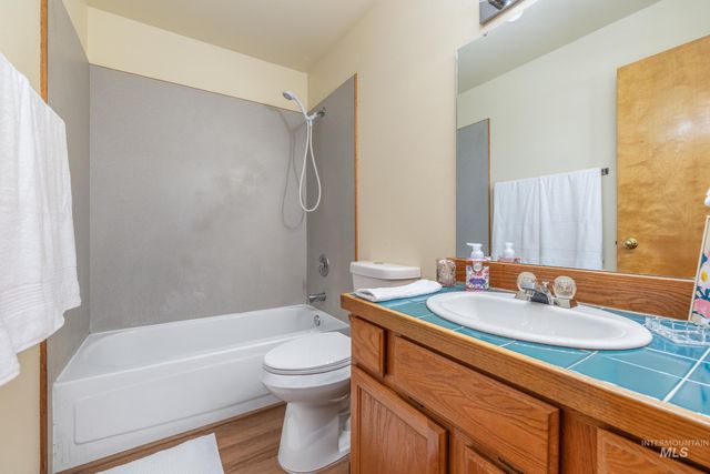 3660 E Eastgate Drive, Boise, ID 83716