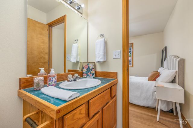 3660 E Eastgate Drive, Boise, ID 83716