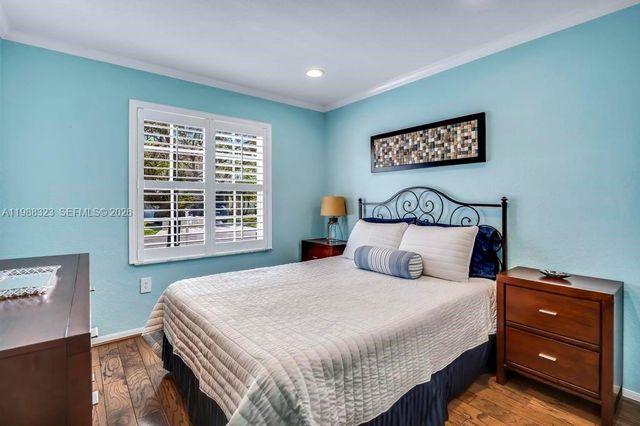 677 NW 129th Way, Pembroke Pines, FL 33028