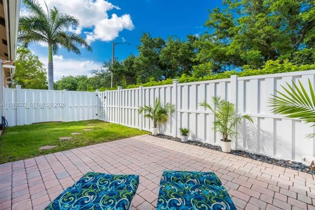 677 NW 129th Way, Pembroke Pines, FL 33028