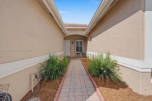 677 NW 129th Way, Pembroke Pines, FL 33028