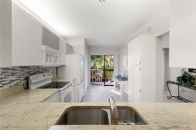 1828 Kings Lake BLVD 103, Naples, FL 34112