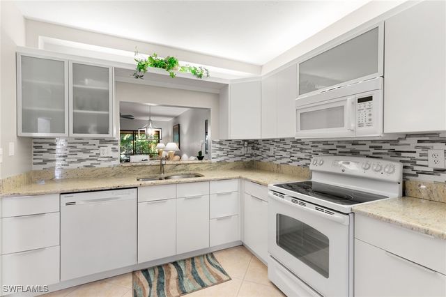 1828 Kings Lake BLVD 103, Naples, FL 34112