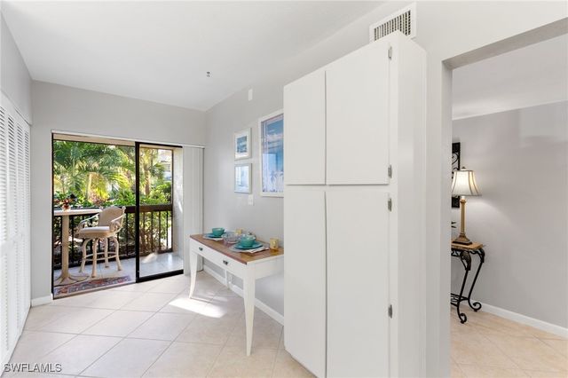 1828 Kings Lake BLVD 103, Naples, FL 34112