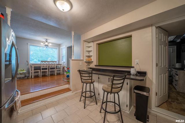 2318 N NORTHCREST Drive, Peoria, IL 61604