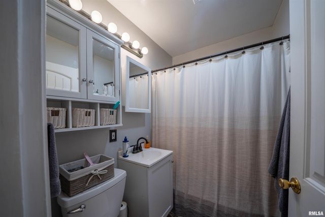 2318 N NORTHCREST Drive, Peoria, IL 61604