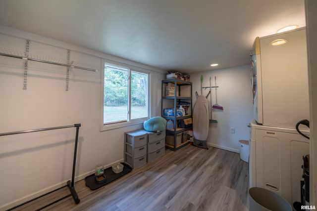 2318 N NORTHCREST Drive, Peoria, IL 61604