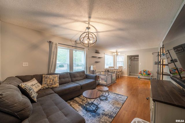 2318 N NORTHCREST Drive, Peoria, IL 61604