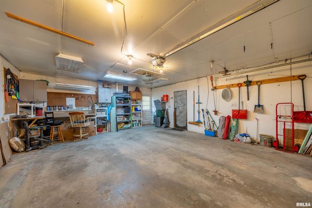 2318 N NORTHCREST Drive, Peoria, IL 61604