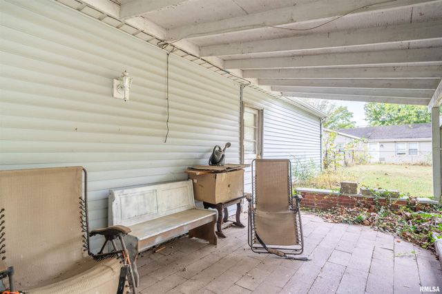 2318 N NORTHCREST Drive, Peoria, IL 61604