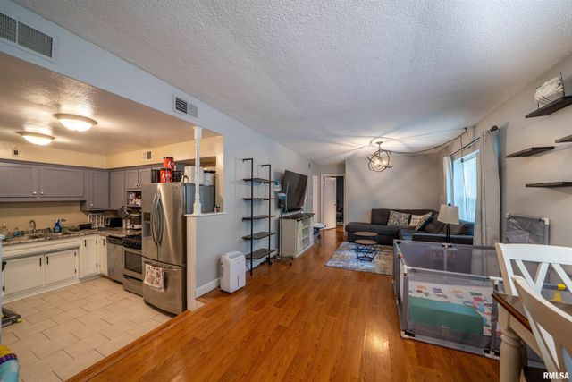 2318 N NORTHCREST Drive, Peoria, IL 61604