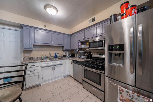 2318 N NORTHCREST Drive, Peoria, IL 61604