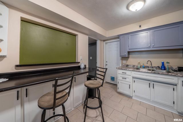 2318 N NORTHCREST Drive, Peoria, IL 61604