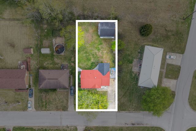 314 Kauai King Dr, Hopkinsville, KY 42240