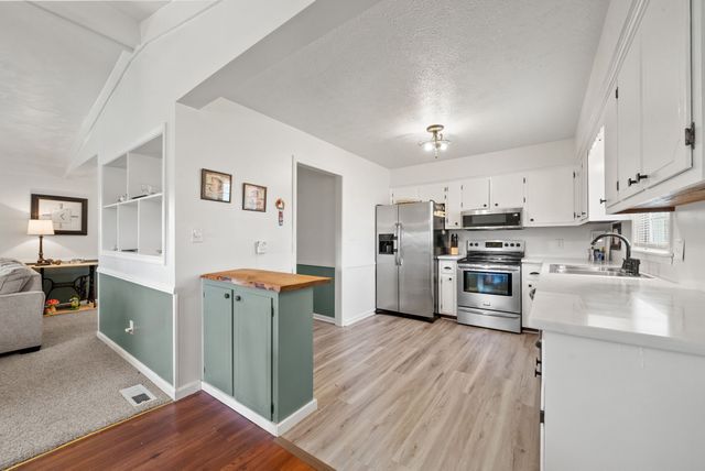 314 Kauai King Dr, Hopkinsville, KY 42240