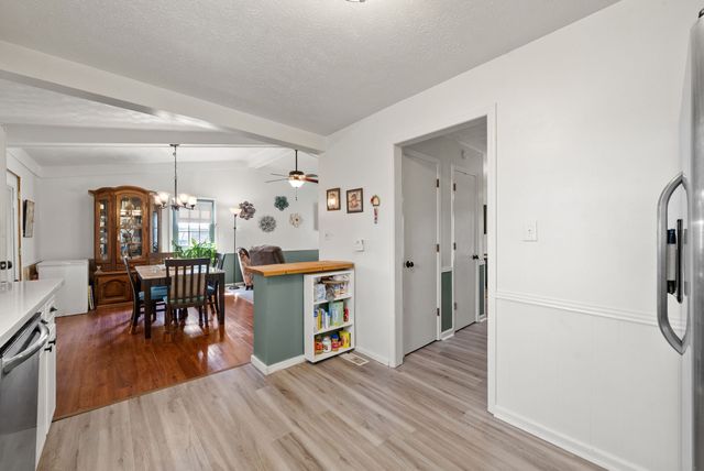 314 Kauai King Dr, Hopkinsville, KY 42240