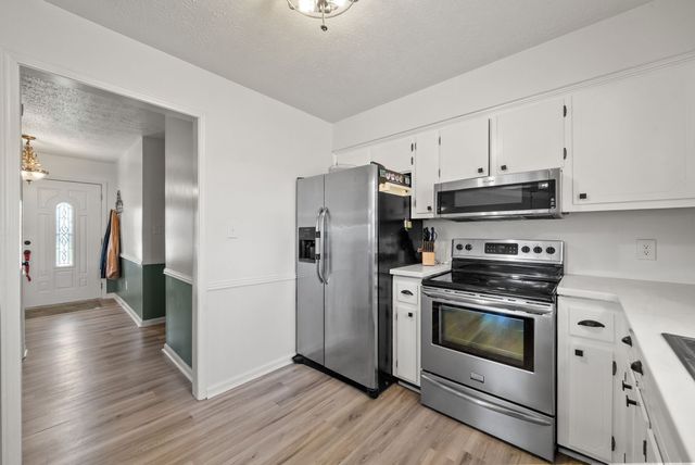 314 Kauai King Dr, Hopkinsville, KY 42240