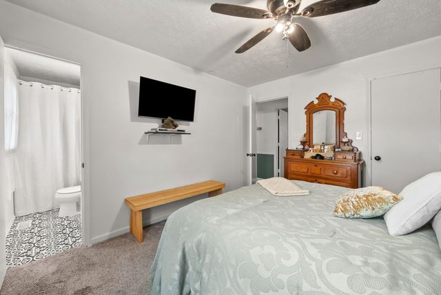 314 Kauai King Dr, Hopkinsville, KY 42240