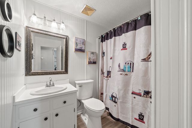 314 Kauai King Dr, Hopkinsville, KY 42240