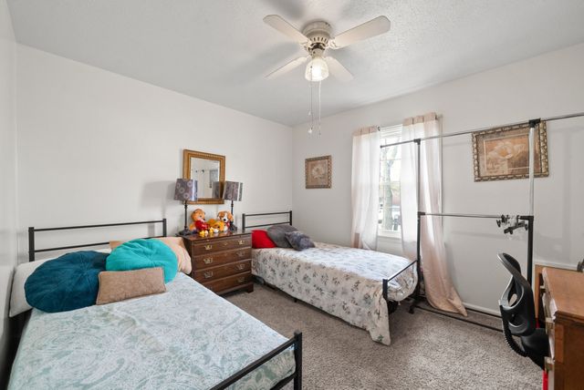 314 Kauai King Dr, Hopkinsville, KY 42240