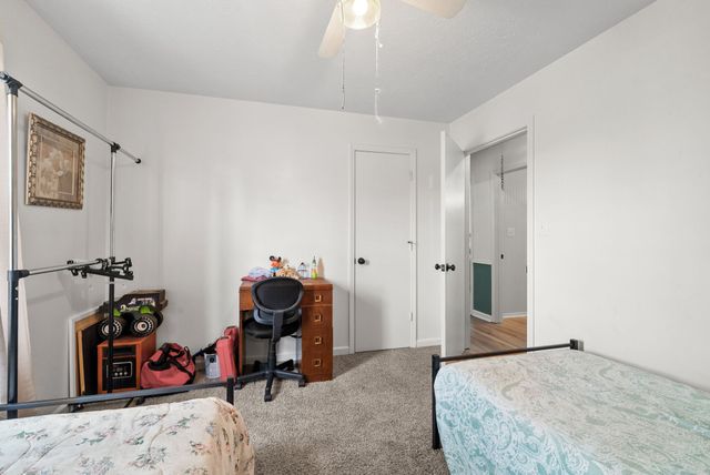 314 Kauai King Dr, Hopkinsville, KY 42240