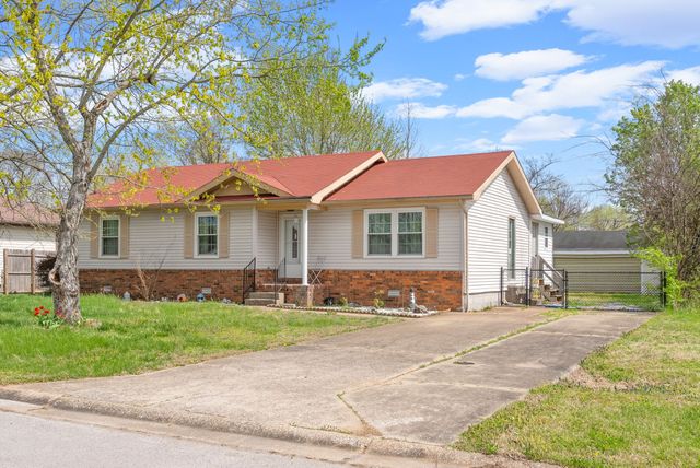 314 Kauai King Dr, Hopkinsville, KY 42240