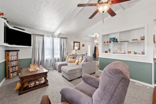 314 Kauai King Dr, Hopkinsville, KY 42240