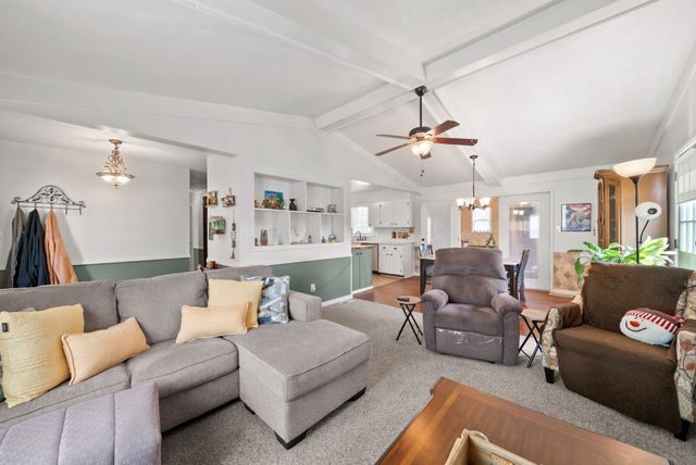 314 Kauai King Dr, Hopkinsville, KY 42240