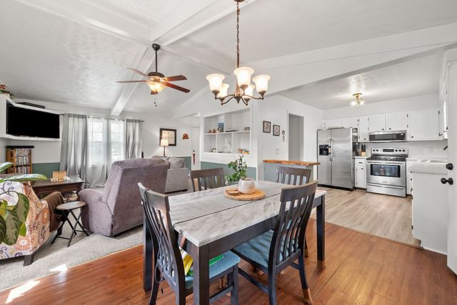 314 Kauai King Dr, Hopkinsville, KY 42240