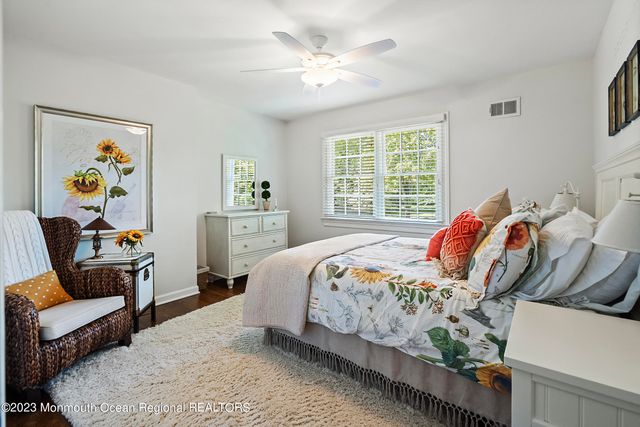 5 Pirates Cove Road, Little Silver, NJ 07739