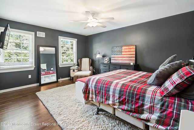 5 Pirates Cove Road, Little Silver, NJ 07739