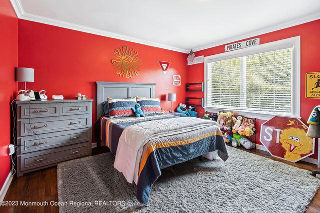 5 Pirates Cove Road, Little Silver, NJ 07739