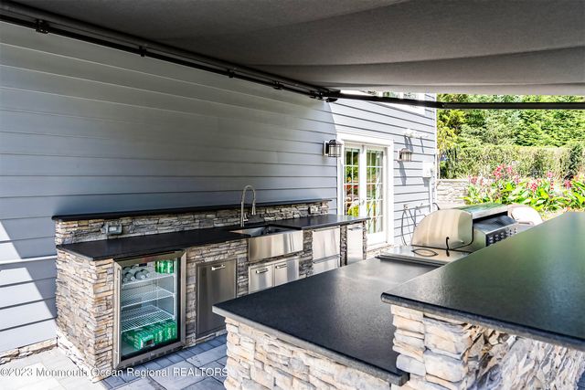 5 Pirates Cove Road, Little Silver, NJ 07739