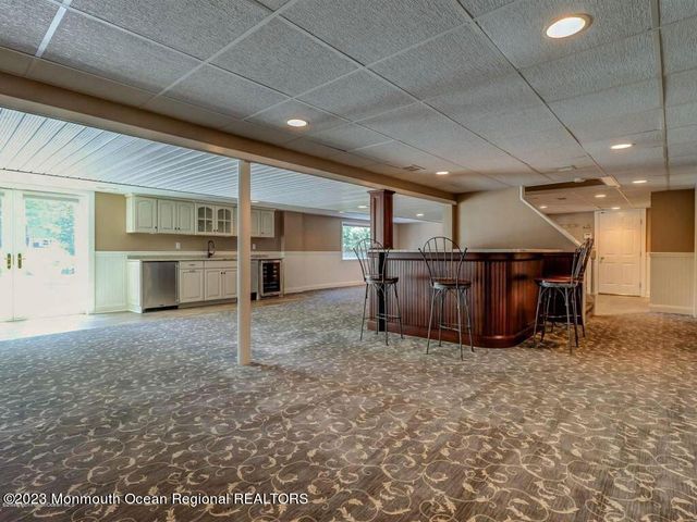 5 Pirates Cove Road, Little Silver, NJ 07739