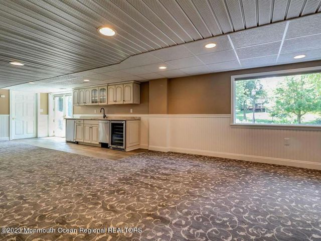 5 Pirates Cove Road, Little Silver, NJ 07739