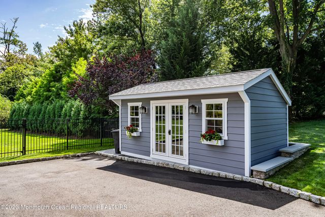 5 Pirates Cove Road, Little Silver, NJ 07739