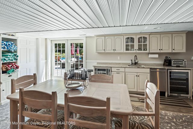 5 Pirates Cove Road, Little Silver, NJ 07739